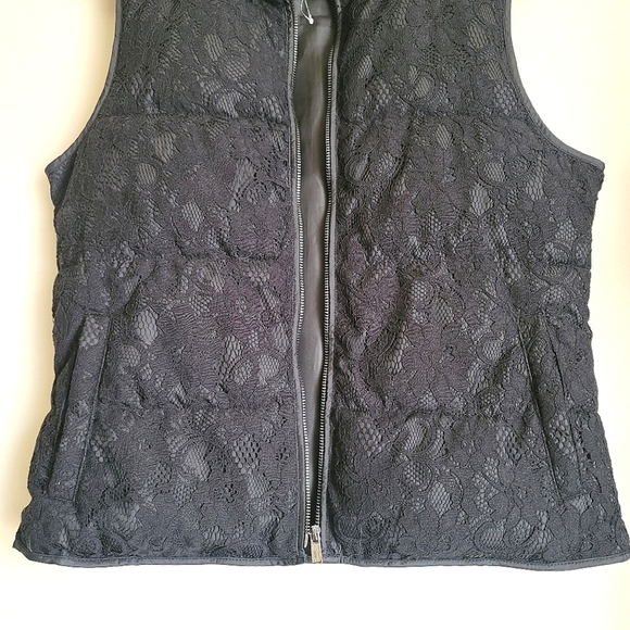 Banana Republic Heated Vest Size Small - Picture 6 of 10
